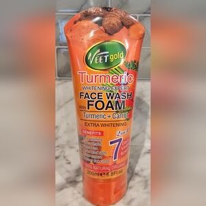 Veet Gold Turmeric Face Wash Foam + Carrot